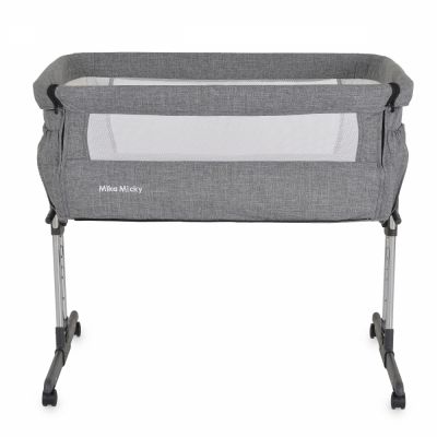 Patut co-sleeper pentru bebelusi Moni Mika Gri cu inaltime reglabila pe 7 nivele,Roti cu frana,Laterala detasabila,2 Buzunare depozitare,Laterale din plasa ventilatie,Curele pentru fixare la patul parintilor,Saltea inclusa Patut co-sleeper pentru bebelusi Moni Mika Gri cu inaltime reglabila pe 7 nivele,Roti cu frana,Laterala detasabila,2 Buzunare depozitare,Laterale din plasa ventilatie,Curele pentru fixare la patul parintilor,Saltea inclusa